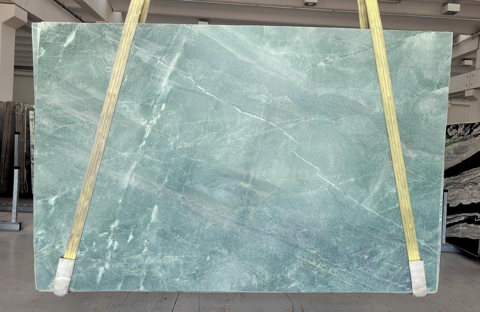 ESMERALDA Quartzite Polished Slab