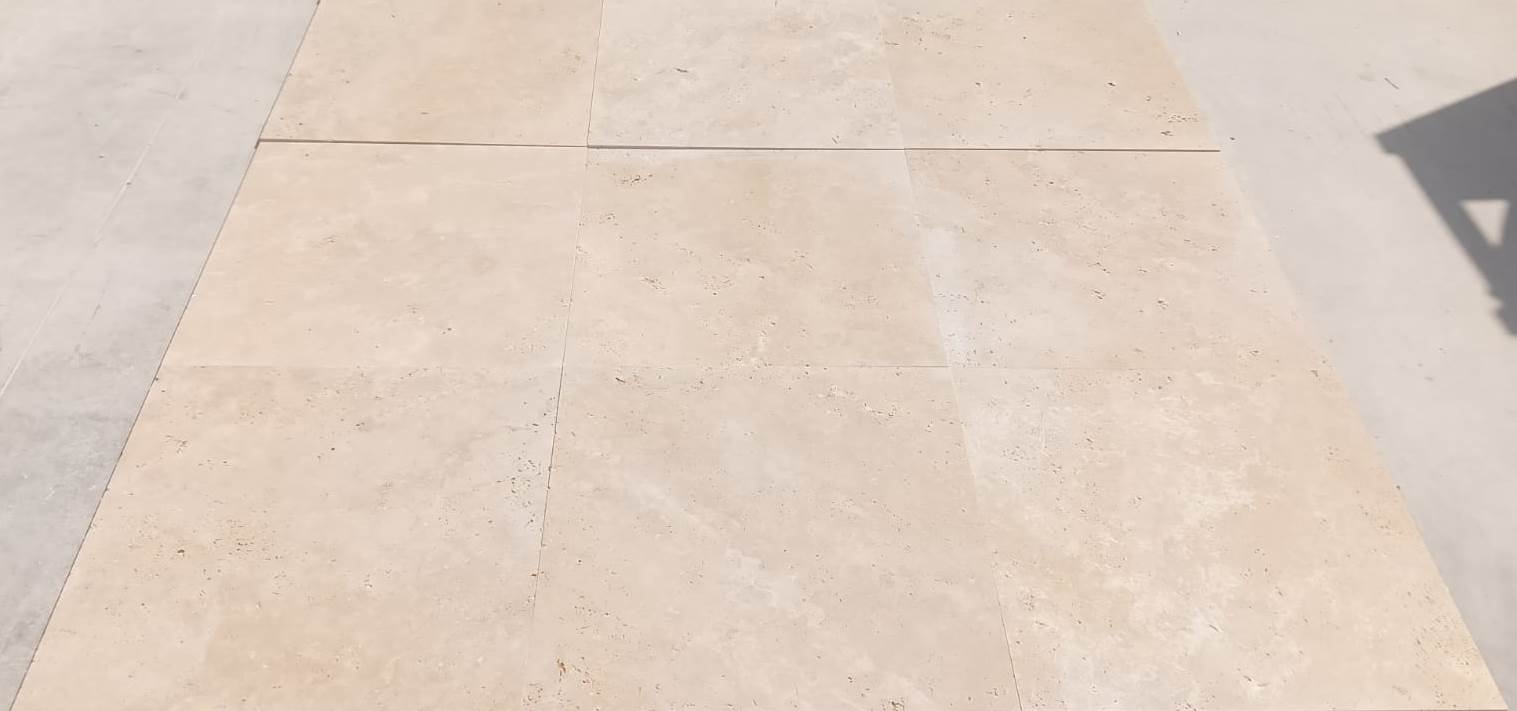 CLASSIC MEDIUM Honed-Unfilled Tile