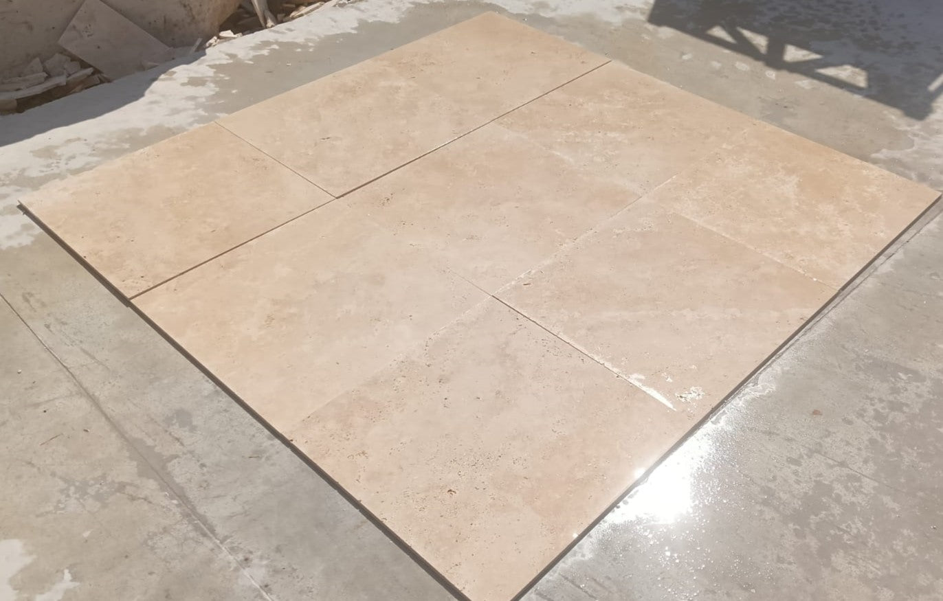 CLASSIC MEDIUM Travertine Honed-Unfilled Tile